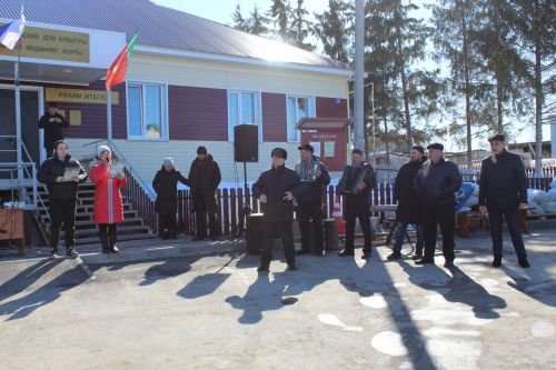 Район буйлап Нәүрүз атлый