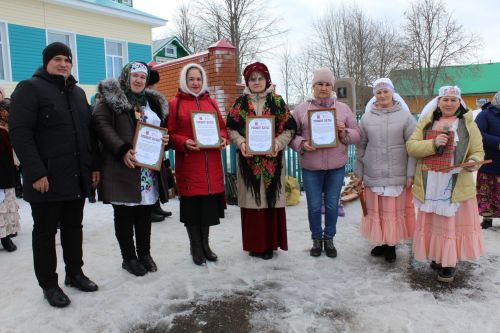 Район буйлап Нәүрүз атлый