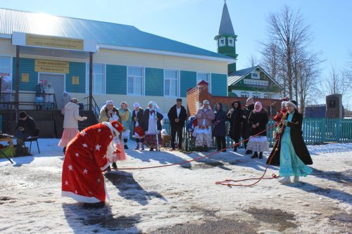 Район буйлап Нәүрүз атлый