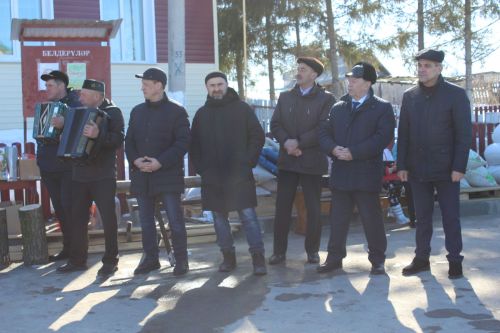 Район буйлап Нәүрүз атлый
