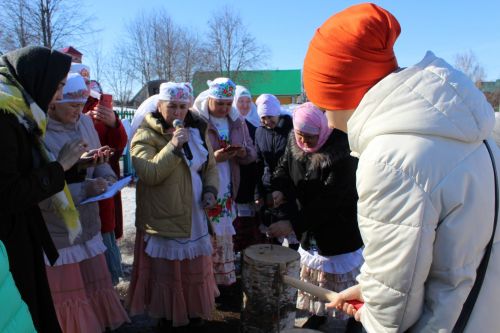 Район буйлап Нәүрүз атлый