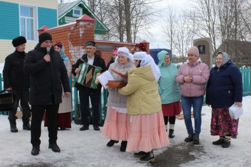 Район буйлап Нәүрүз атлый
