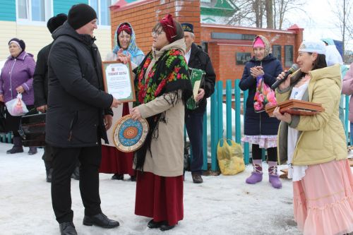 Район буйлап Нәүрүз атлый