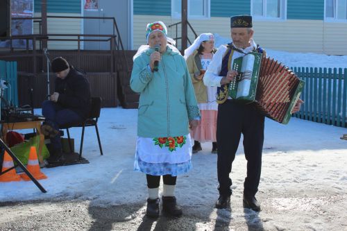 Район буйлап Нәүрүз атлый