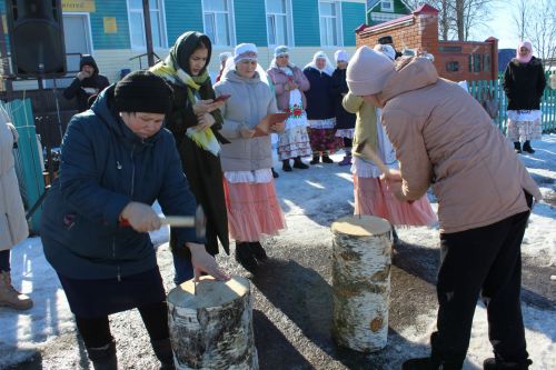 Район буйлап Нәүрүз атлый