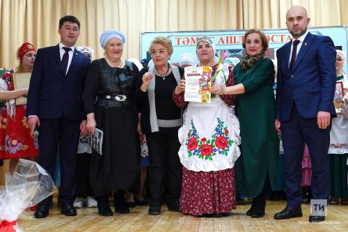 Теләче районы Олы  Кибәхуҗа авылында узган Юныс Әхмәтҗанов исемендәге фестивальдән  фоторепортаж