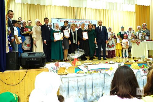 Теләче районы Олы  Кибәхуҗа авылында узган Юныс Әхмәтҗанов исемендәге фестивальдән  фоторепортаж