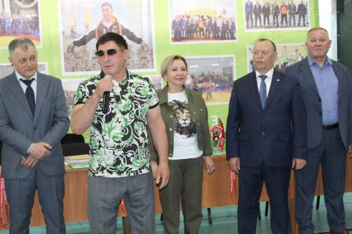 Салават тагын яшь көрәшчеләрне сөендерде