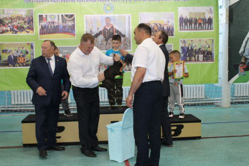 Салават тагын яшь көрәшчеләрне сөендерде