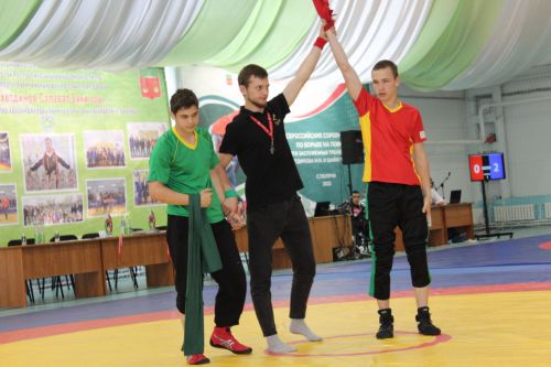 Салават тагын яшь көрәшчеләрне сөендерде