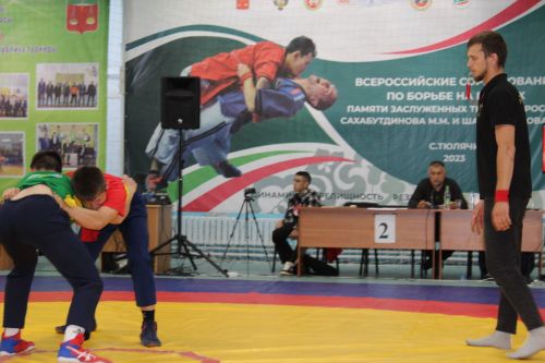 Салават тагын яшь көрәшчеләрне сөендерде