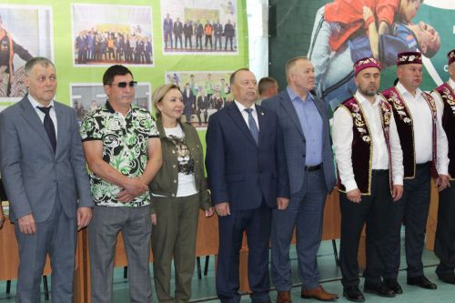Салават тагын яшь көрәшчеләрне сөендерде