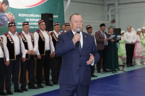 Салават тагын яшь көрәшчеләрне сөендерде