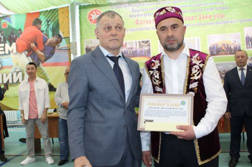Салават тагын яшь көрәшчеләрне сөендерде