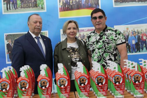 Салават тагын яшь көрәшчеләрне сөендерде