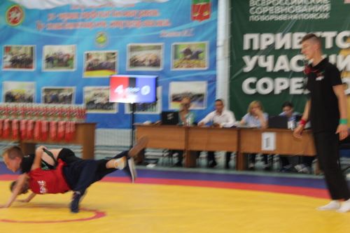 Салават тагын яшь көрәшчеләрне сөендерде