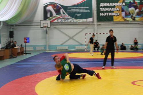 Салават тагын яшь көрәшчеләрне сөендерде