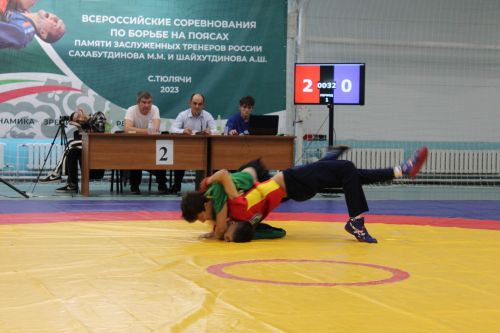 Салават тагын яшь көрәшчеләрне сөендерде