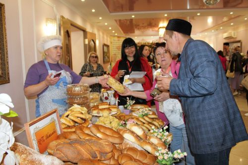 Сабантуй бәйрәмен оештыручылар һәм режиссерлар өчен семинар-практикум курслары үткәрелде.