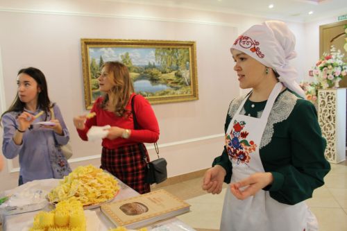 Сабантуй бәйрәмен оештыручылар һәм режиссерлар өчен семинар-практикум курслары үткәрелде.