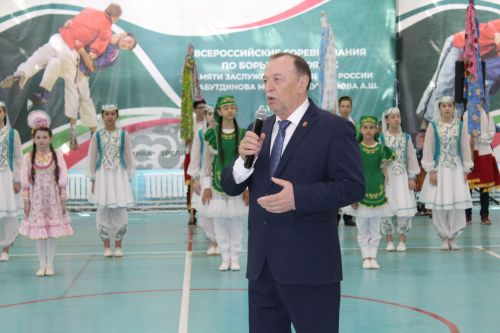 Сабантуй бәйрәмен оештыручылар һәм режиссерлар өчен семинар-практикум курслары үткәрелде.