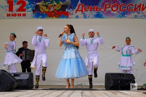 Теләчедә узган Гүзәл Уразова белән Илдар Хәкимов концертыннан фоторепортаж