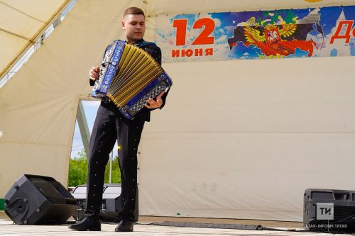 Теләчедә узган Гүзәл Уразова белән Илдар Хәкимов концертыннан фоторепортаж
