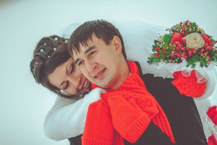 Хезмәттәшебез Алинә Шамарданованы һәм ире Маратны, энҗе бөртегедәй кызлары туу белән тәбрик итәбез!!