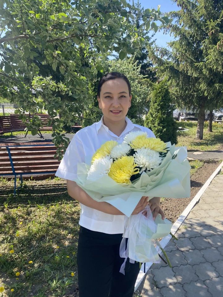 Бүген "Родник" халыкка комплекслы ярдәм күрсәтү үзәге җитәкчесе Хәйруллина Альбина Ильгизәр кызы юбилеен билгеләп уза