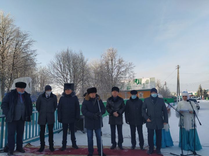 Айдар авылында якташлары исемен мәңгеләштерделәр