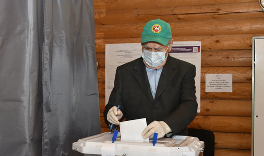 Минтимер Шаймиев проголосовал по поправкам к Конституции