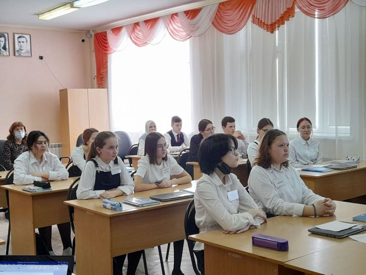 Бәхәсле мәсьәләләр бергәлектә…