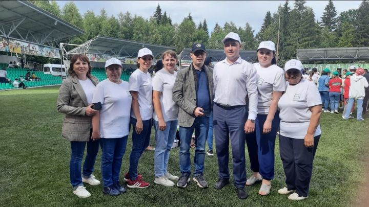 Бүген Саба районының “Сабантуй” мәдәни-спорт комплексында «ТАТМЕДИА» акционерлык җәмгыяте оешуга 15 ел тулу уңаеннан журналистлар сабантуе үткәрелде