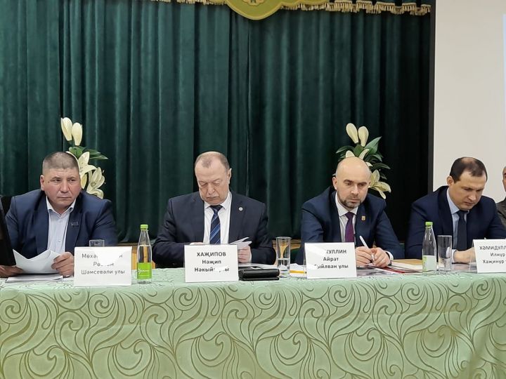 Баландышта фикерләштеләр