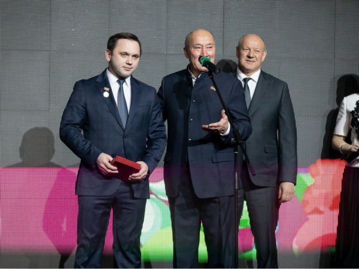 «Татарстан Республикасының атказанган физик культура хезмәткәре» дигән  мактаулы  исем  бирелде