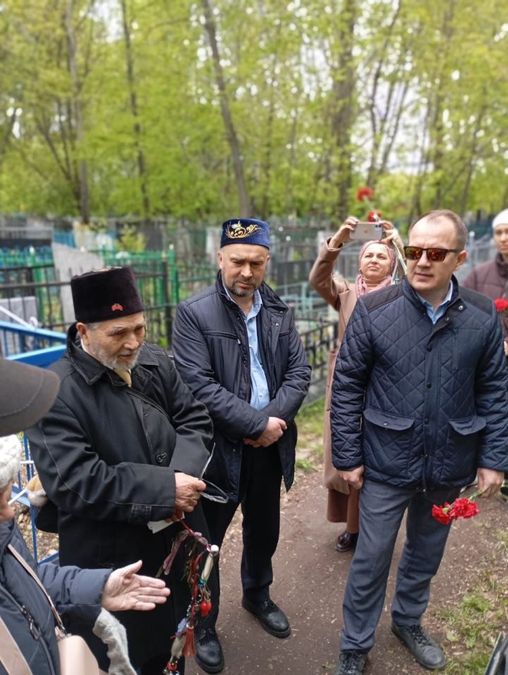 Таһир Якуповны искә алдылар