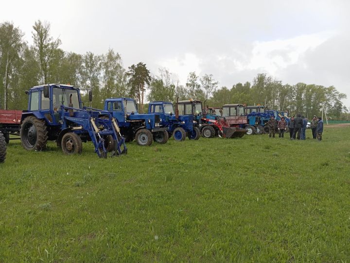 Авыл җирлекләрендә шәхси затларның үзйөрешле машиналарына техник карау бара