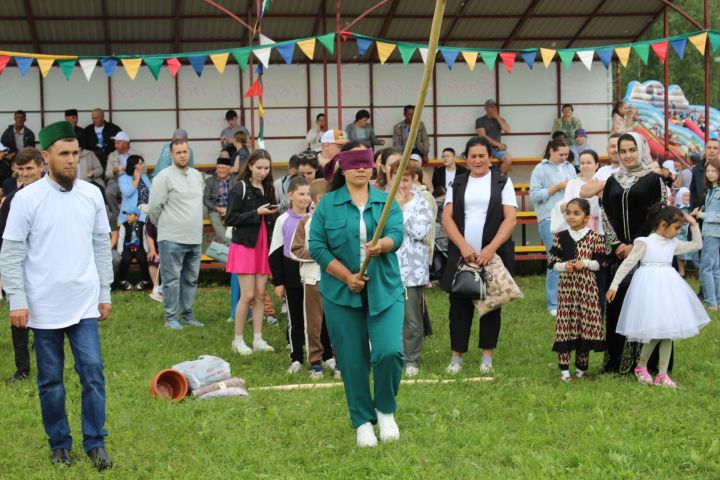 Теләче Сабан туенда уеннарда катнашып, җиңүчеләр исемлеге