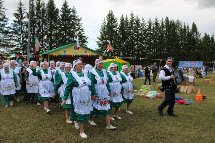 «Блогерлар сабан туе +Түгәрәк уен» (фотолар)