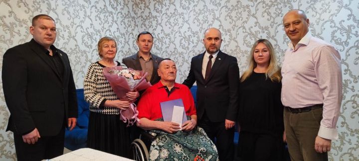 Аны  гомер  бәйрәме  белән  район җитәкчелеге тәбрик итте