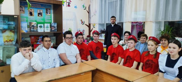 Район җитәкчелеге Шәтке  мәктәбе  укучылары  белән  күреште