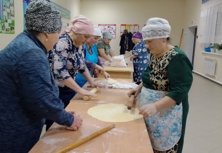 Казаклар авылы халкы да, янәдән,  «Ярдәм янәшә» акциясенә кушылды