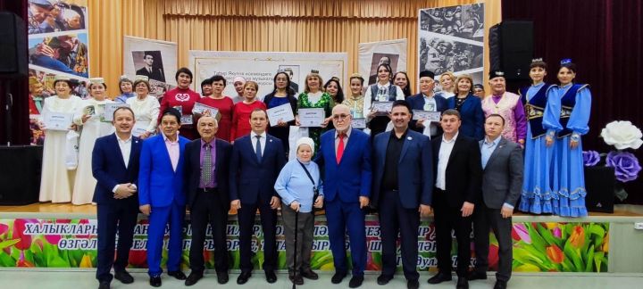 БӨТЕНРОССИЯ ФЕСТИВАЛЕНЕҢ ГАЛА КОНЦЕРТЫ УЗДЫ