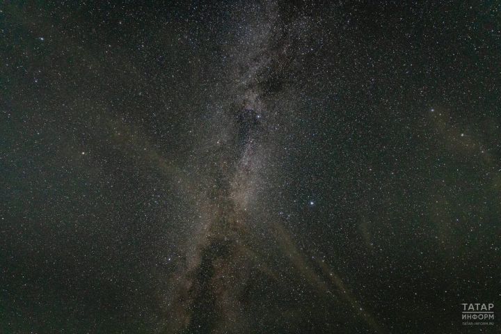 Елның беренче йолдызлар атылуын күрергә ай комачауларга мөмкин