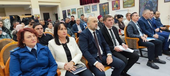 Халык җыеннары дәвам итә