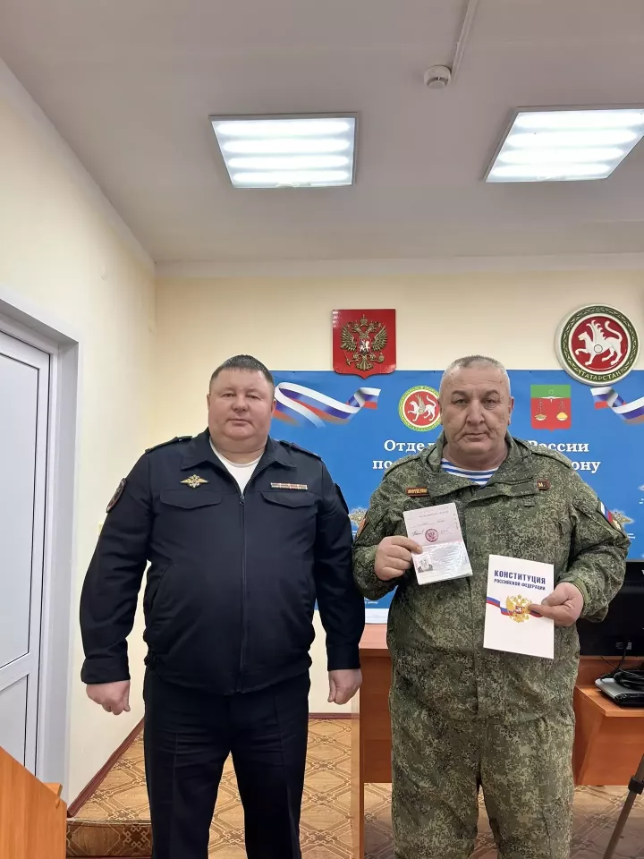 РФ Кораллы көчләре сафына кереп, гадиләштерелгән рәвештә РФ гражданлыгы алды