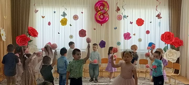 Районда 8 Мартка багышланган  бәйрәм иртәләре башланды