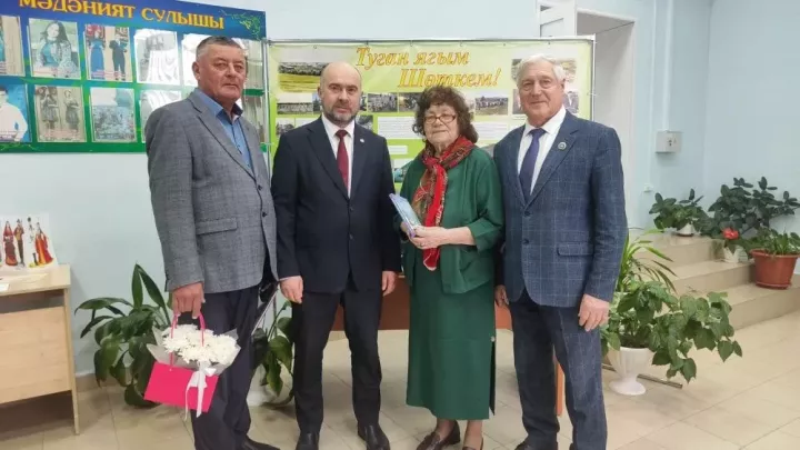 Шәткедә «Туган якның сүнмәс нуры Сез»! дип исемләнгән кичә узды