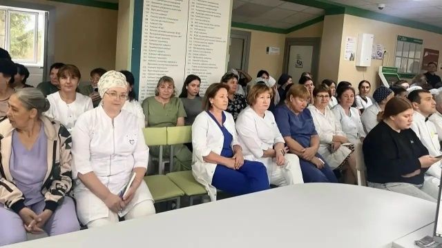 Район башлыгы  үзәк хастаханә коллективы белән очрашты